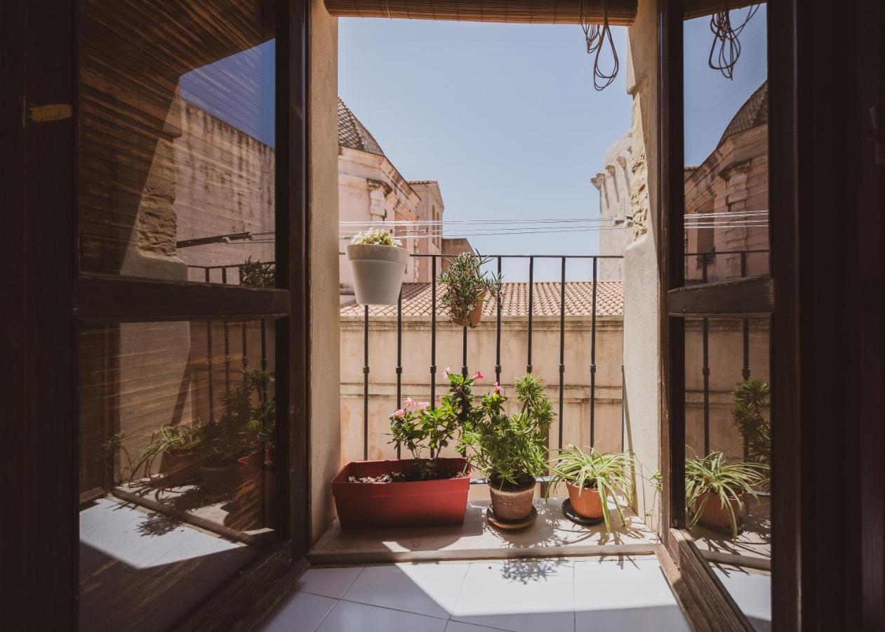 Love Tree Apartment Cagliari Buitenkant foto